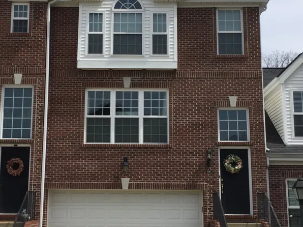 556 E Vanderbilt Dr, Mars, PA 16046