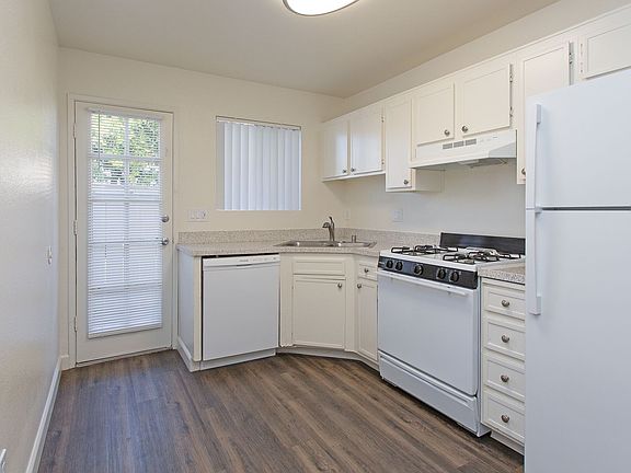 2nd image of 3515 Roosevelt St APT B