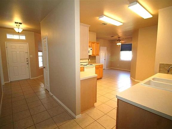 2nd image of 1570 Mahogany Dr