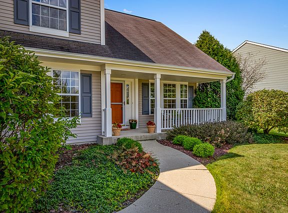 2nd image of 307 Winddance Dr