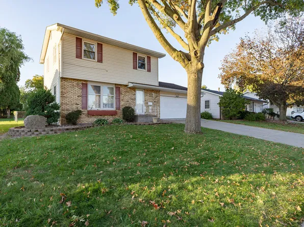 570 32nd Ave, East Moline, IL 61244