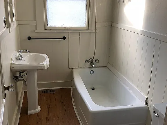 5114 Cantrell Rd — Photo 5
