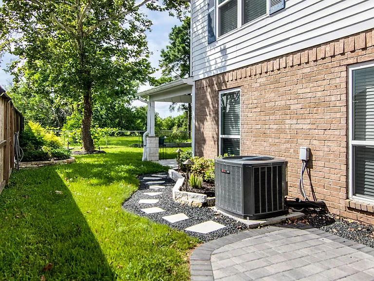 255 E Castle Harbour Dr — Photo 24