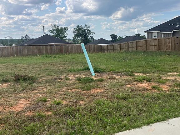 3rd image of 205 Toro Dr