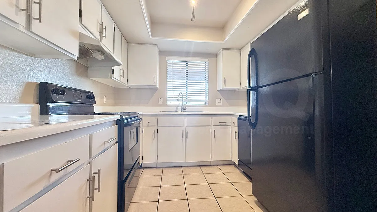 2 bed, 2.0 bath, 1036 sqft, $1,350 — Photo 2