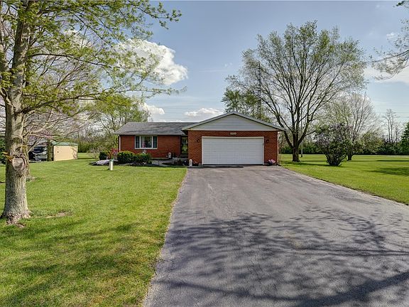 2nd image of 5847 Wood Ave