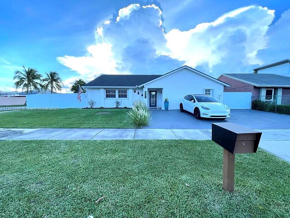 1st image of 20580 SW 125th Ct #20580
