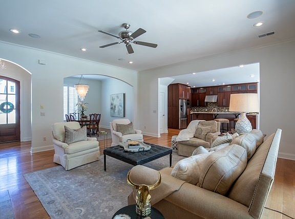 5th image of 1019 Augusta Dr