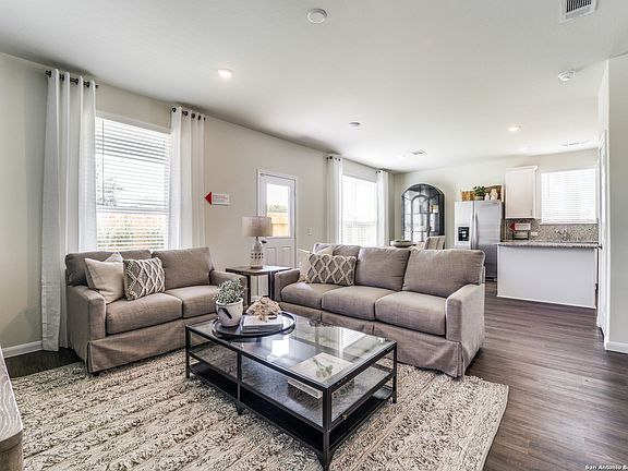 4th image of 851 Steeplebush