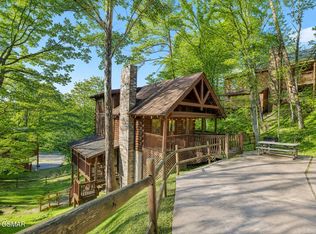 952 Iron Mountain Rd, Pigeon Forge, TN 37863