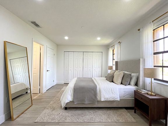 Main bedroom (third floor)