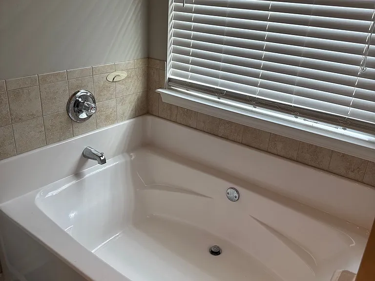 2213 Grandwood Ln — Photo 33