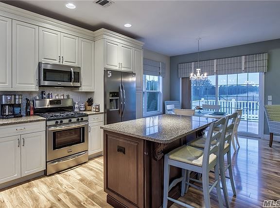 5th image of 47 Augusta Dr
