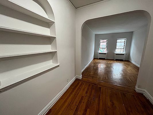3rd image of 217 Mount Eden Pkwy APT 5F