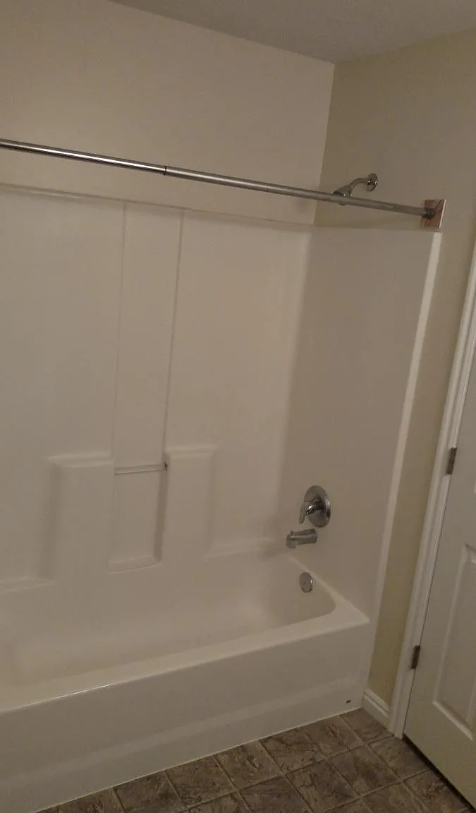 2 bed, 1.5 bath, 1156 sqft, $1,600 — Photo 4