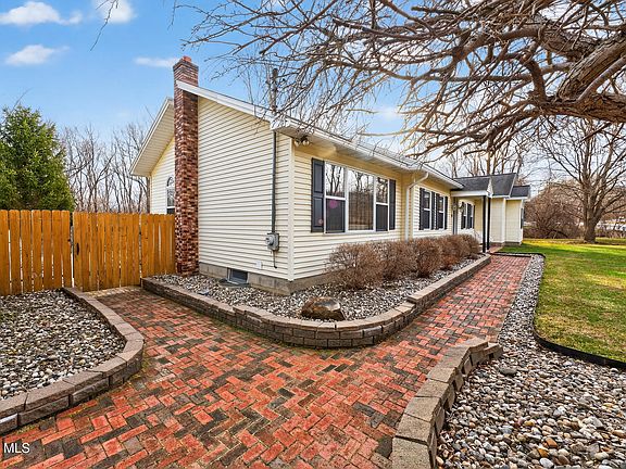 5th image of 169 Bozenkill Road