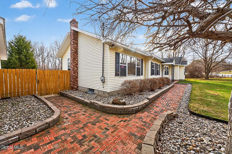 5th image of 169 Bozenkill Road