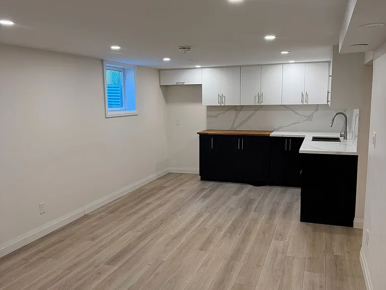 3472 Rexway Dr — Photo 16