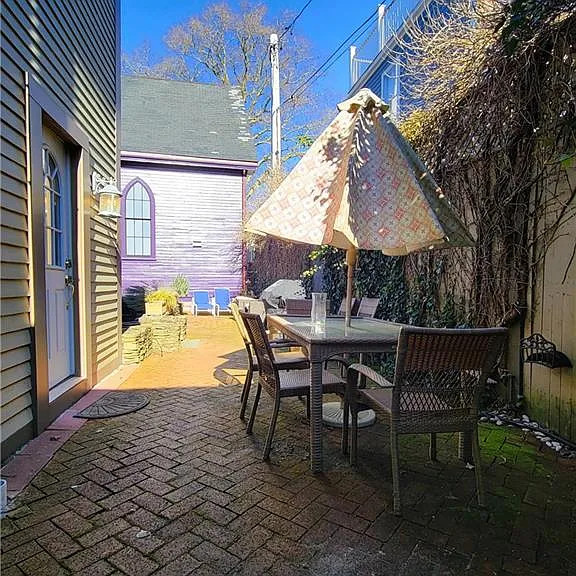 92 Pelham St #1 — Photo 30