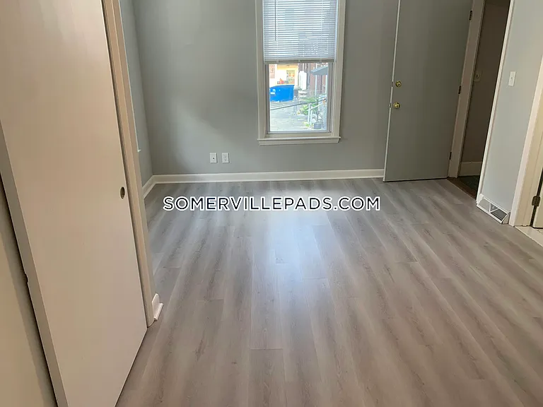 146 Highland Ave #1R — Photo 13