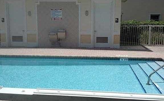 4th image of 5337 SW 40th Ave