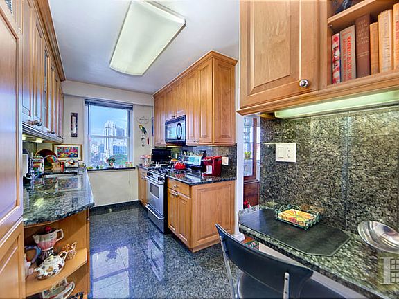 3rd image of 1175 York Ave APT 17J