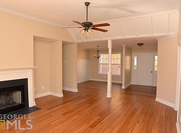 3rd image of 5617 Whispering Pines Ln