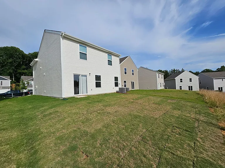 524 Hawley St — Photo 42