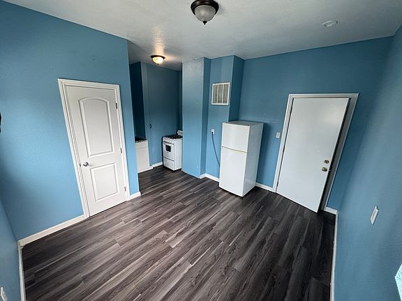 2nd image of 494 S 6th St APT 4