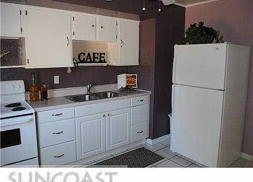 3rd image of 5811 Mangrove St N