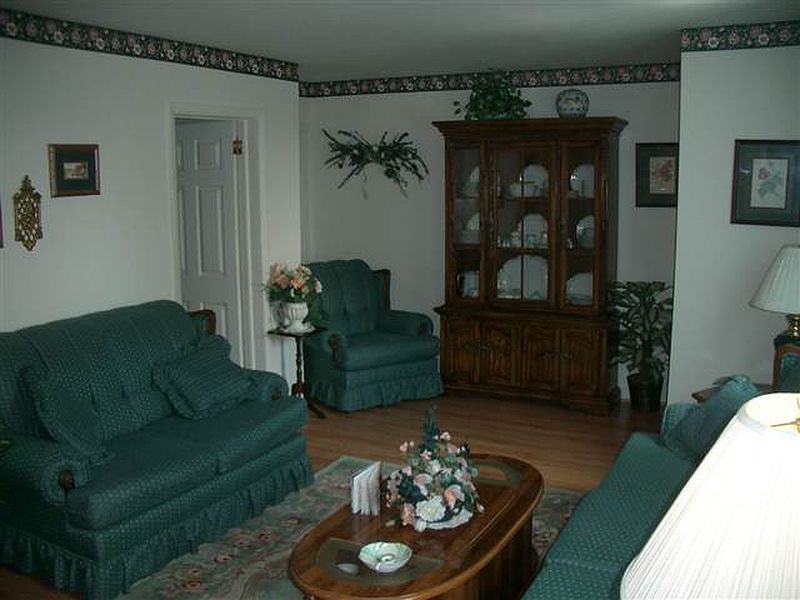 4th image of 33 NEWMAN Street