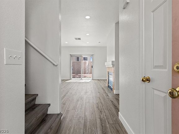 3rd image of 1412 Beaver Spring St