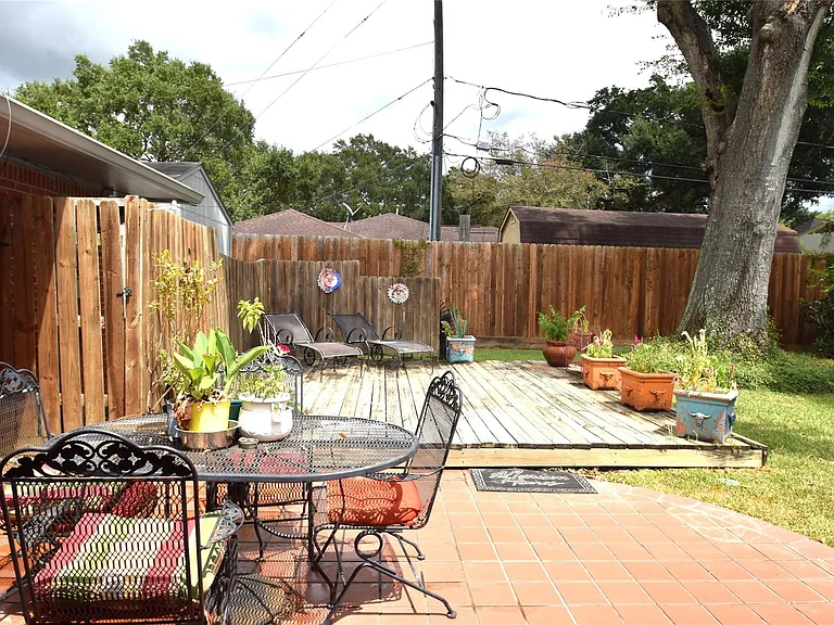 1954 Heights Dr — Photo 24