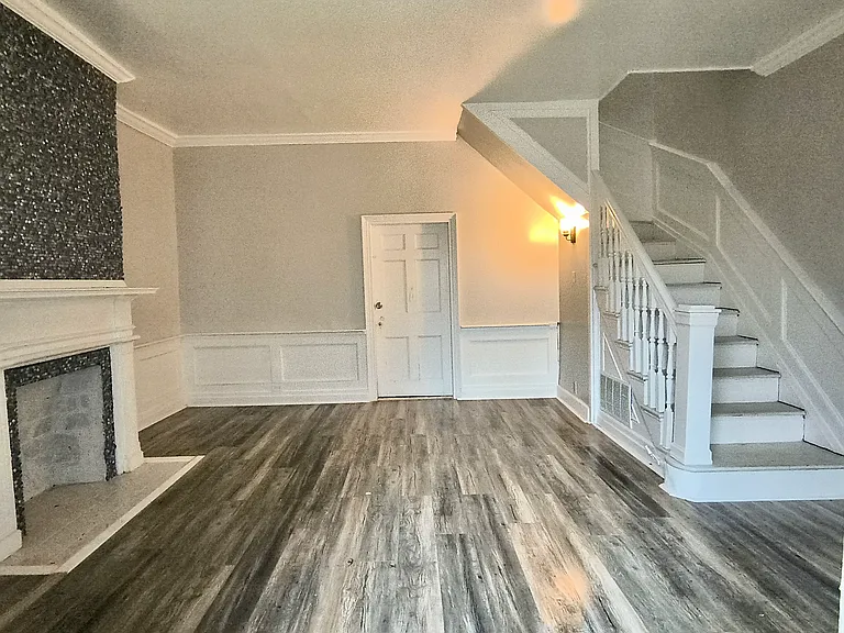 514 S College St — Photo 30