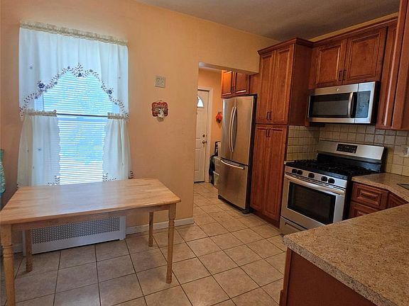 2nd image of 84-11 Sutter Avenue