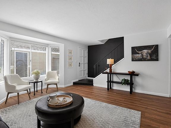 4th image of 832 Royal Ann Ln