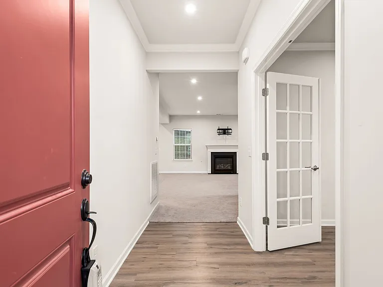 815 Dean Dr — Photo 8