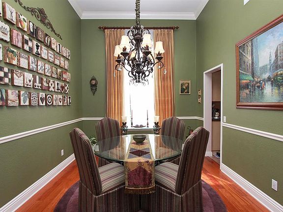 4th image of 3188 Greenbriar Dr