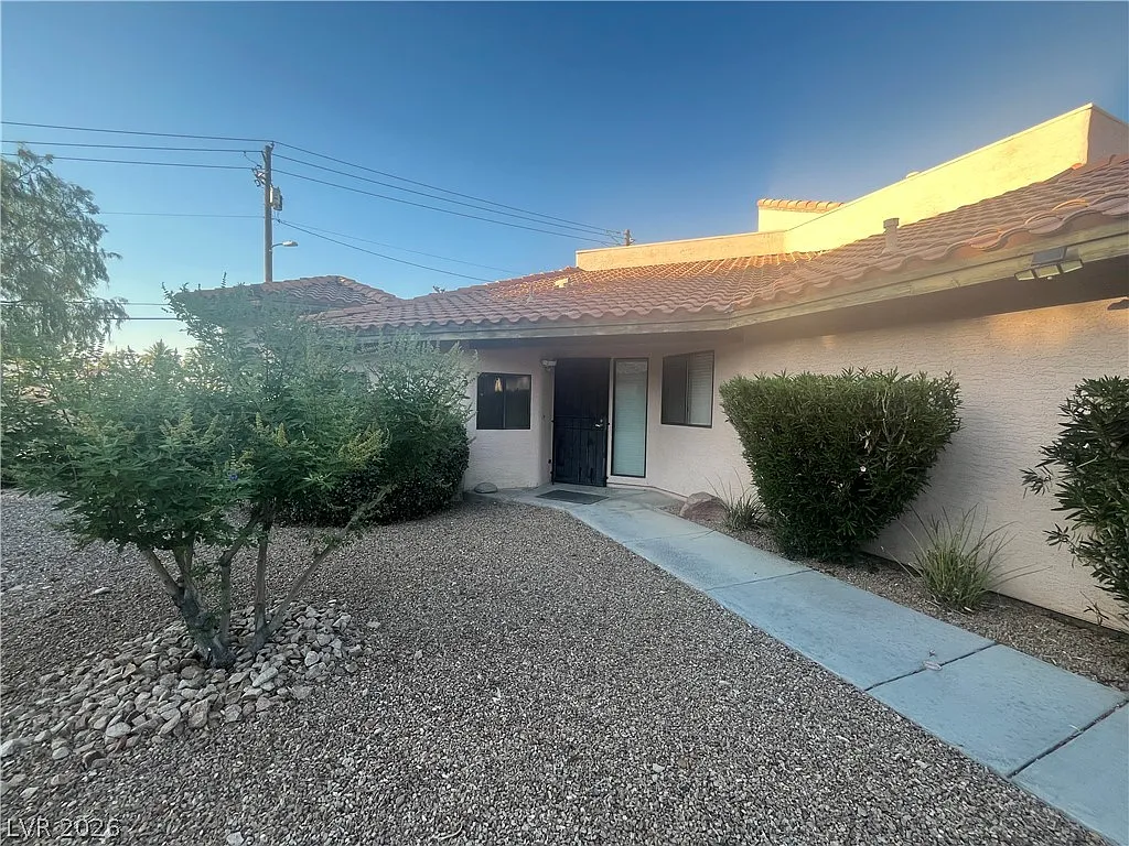 2 bed, 2.0 bath, 1858 sqft, $1,790 — Photo 1