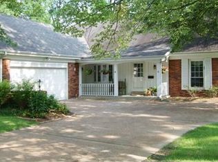 4 Springfield Ct, Saint Louis, MO 63122