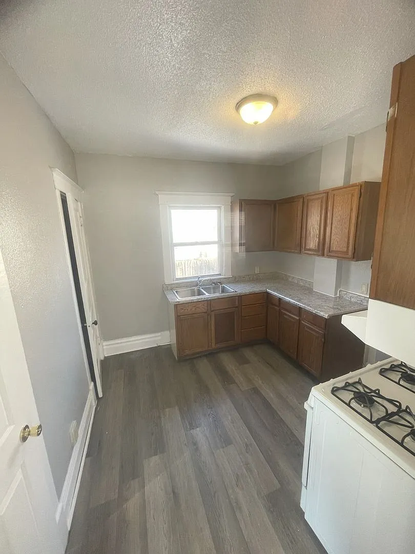 4 Bedroom 1 and 1/2 Bathroom Home for Rent! — Photo 4