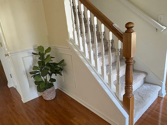 4th image of 10157 Watkins Ct