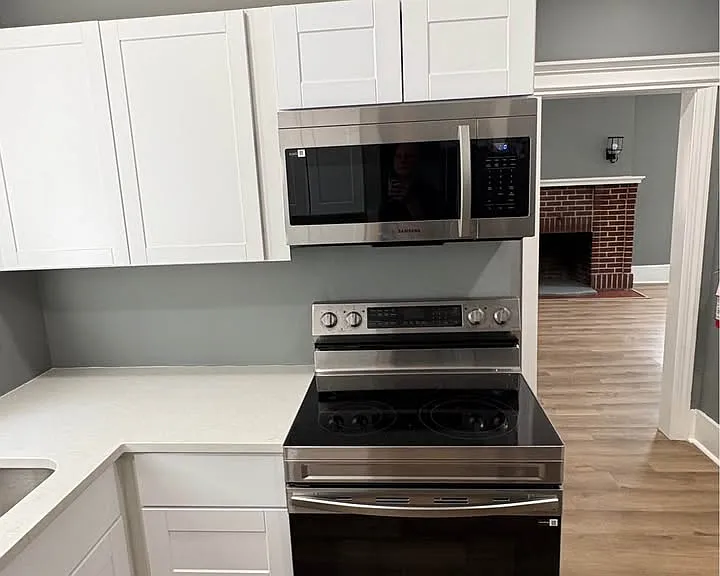 1439 Shore Rd — Photo 2