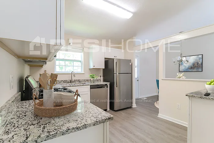 Building Photo - 2272 Ramblewood Cir