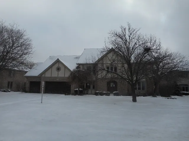 1592 Edgewood Ct photo 1