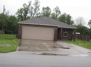 143 Orchard Dr, Gentry, AR 72734