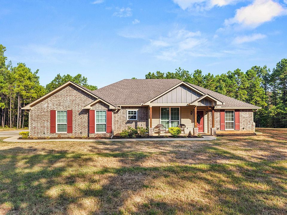 1st image of 525 Lake Gladewater Rd