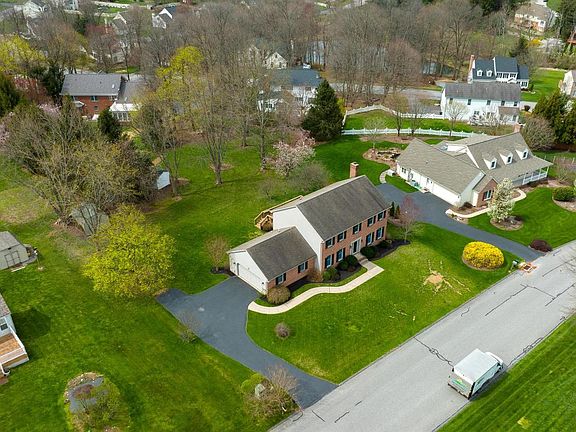 3rd image of 29 McCurley Dr