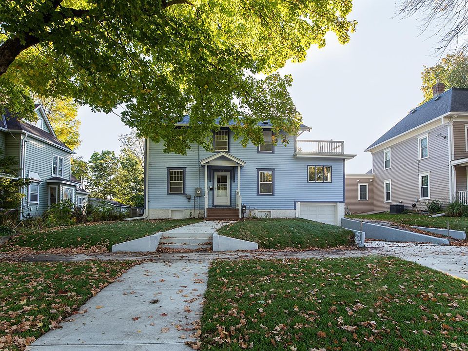 1st image of 815 College St