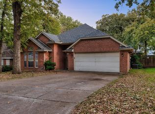 7652 Arbor Ridge Ct, Fort Worth, TX 76112